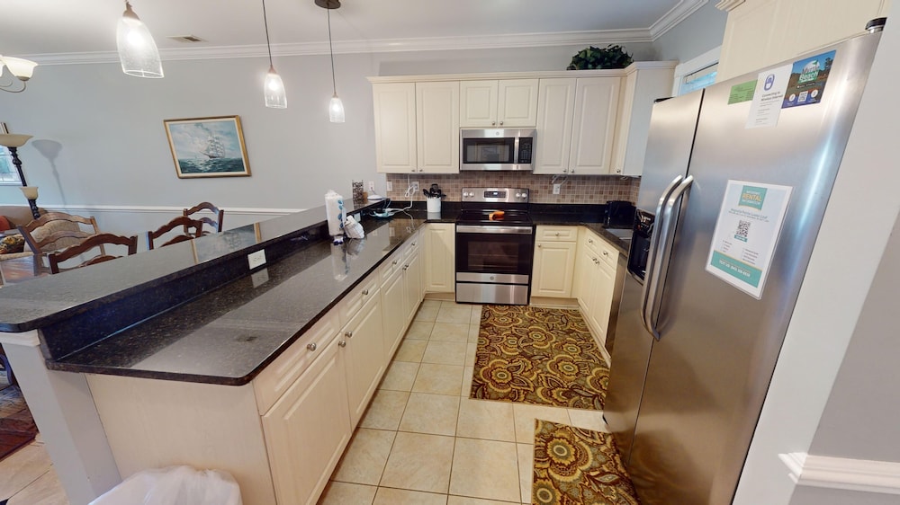 Magnolia Pointe Luster Leaf 4898-103 2 Bedroom Condo