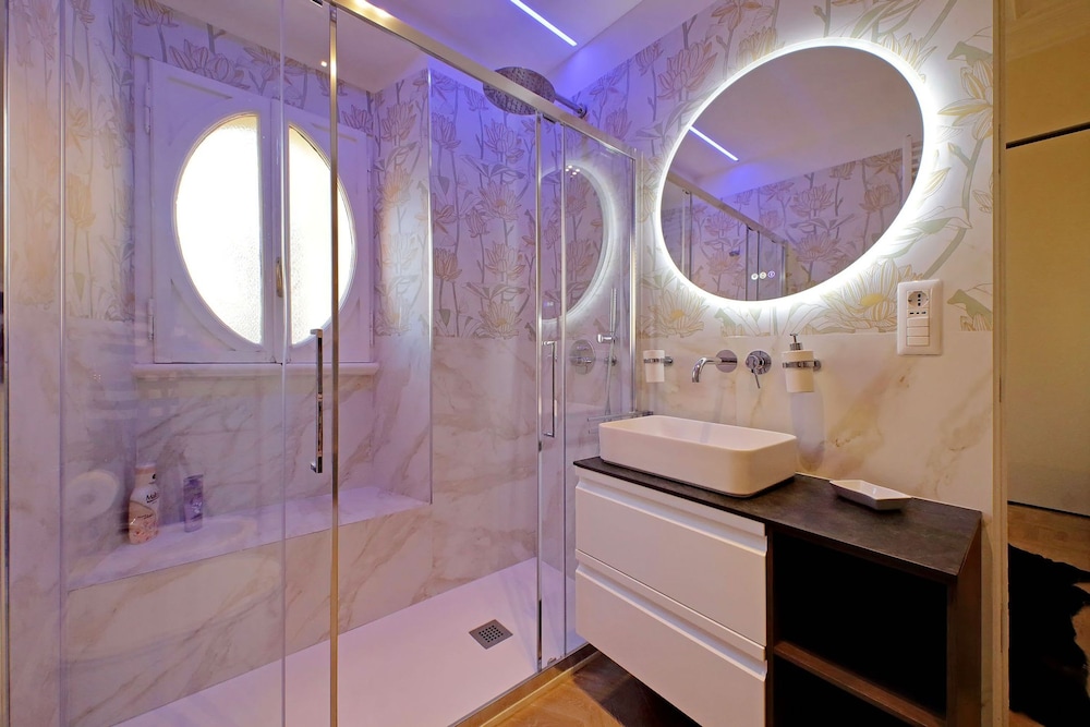 Rare Large and Elegant Rome Apartment in Prati Neighborhood Perfect for Families or Friends