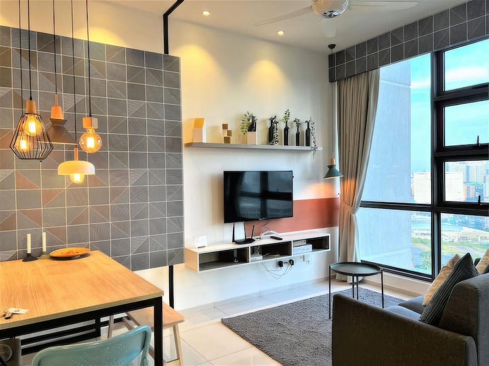 The Robertson Residences Free Gym & Pool