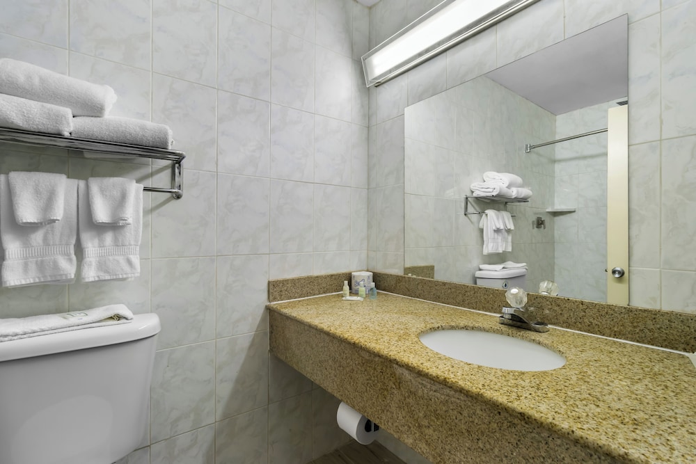 Hiltop Hotel