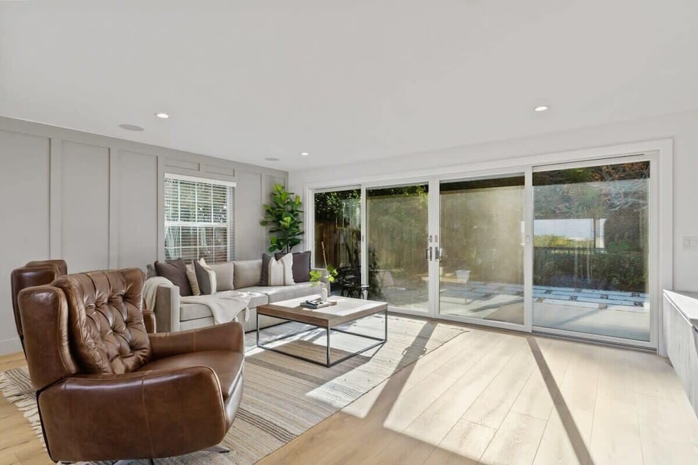 @ Marbella Lane - 3BR W/sweeping Views of Bay Area