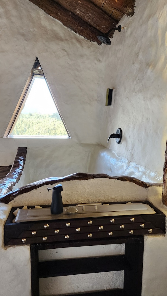 HOBBIT HOTEL