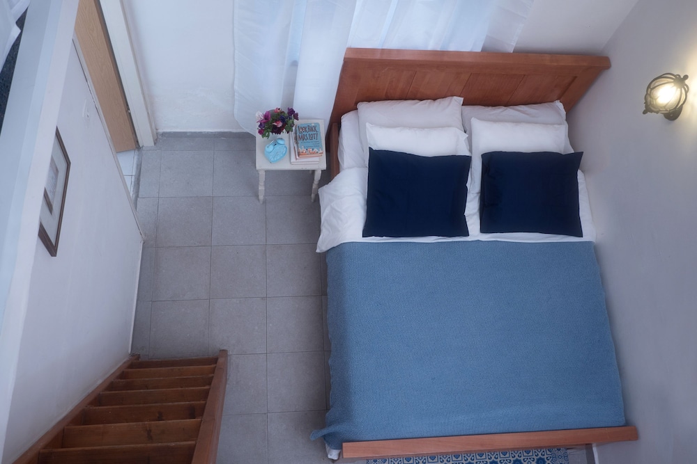 Allenby 2 Bed & Breakfast