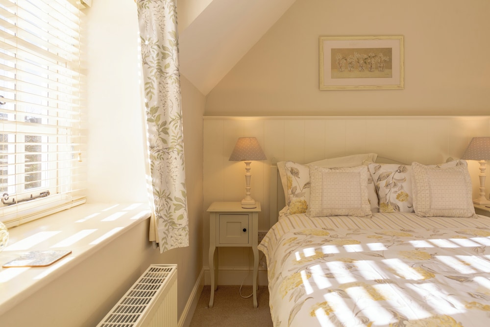 Jasmine Cottage-2BD in Heart of Bourton view 5