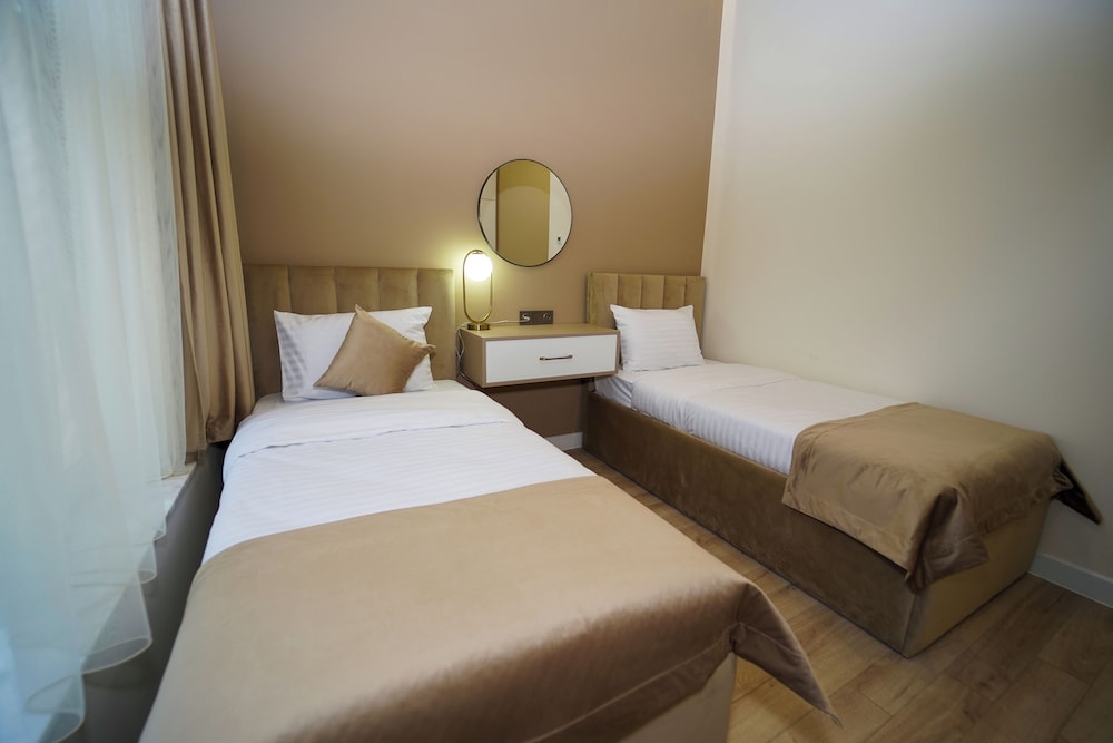 B&M BOUTIQUE HOTEL