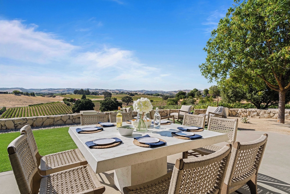Wine Country Escape w/ Views + Wine Cellar & Gym Caterina Dusi Vineyard by Avantstay