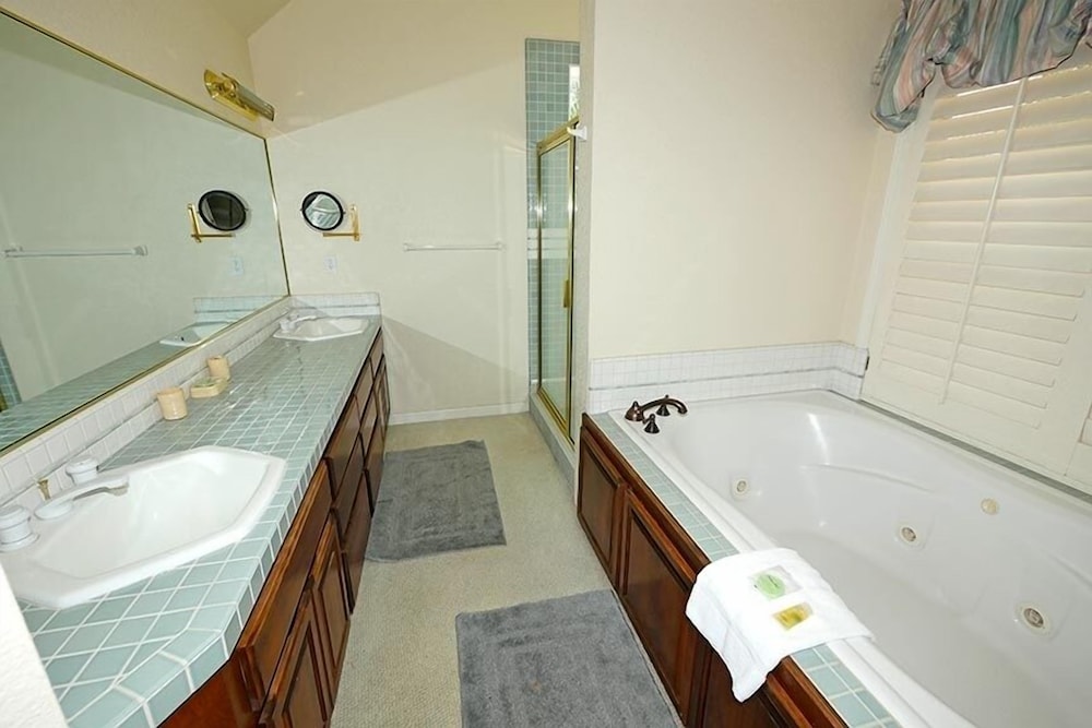 2184 Marshall Trail 5 Bedroom Home by RedAwning