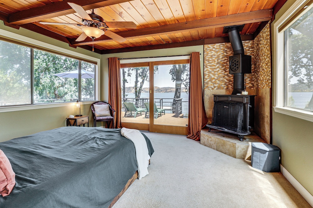 Dock, Slip & Launch: Waterfront Home on Clear Lake