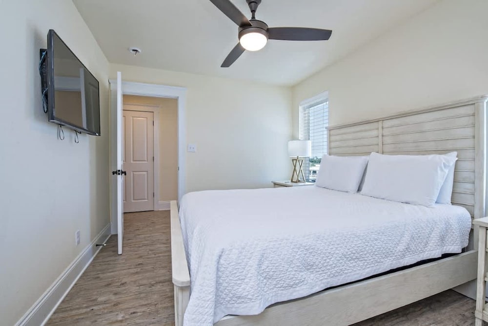 Beachfront 5bed Easybreezy East