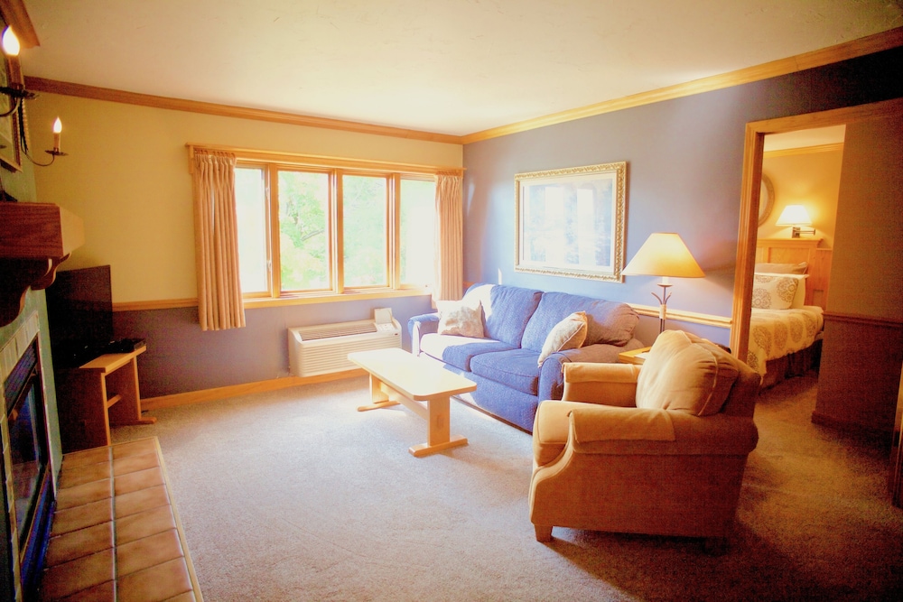 Settlement Courtyard Inn & Lavender Spa