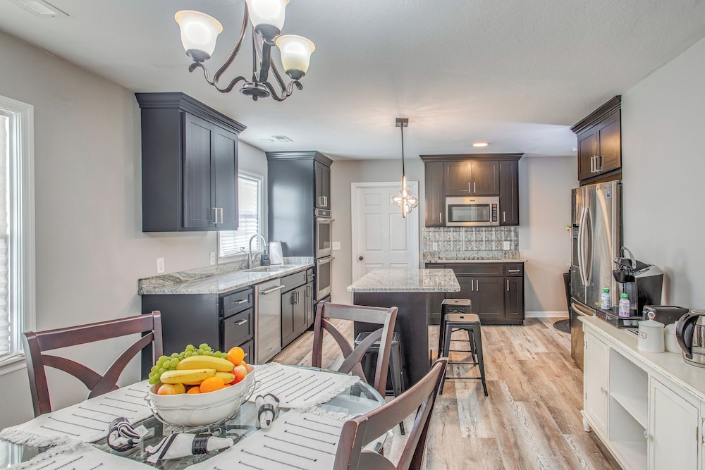 4 Mi to Loris Nature Park: Family Home w/ Yard