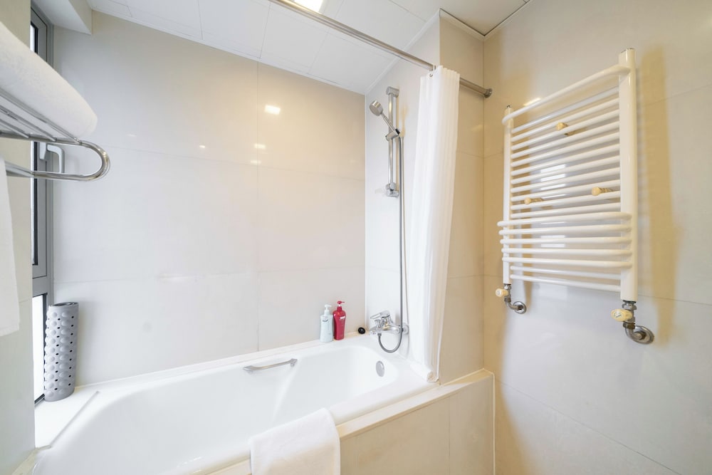 Tyms 3BR 2BA Apt Near Metro