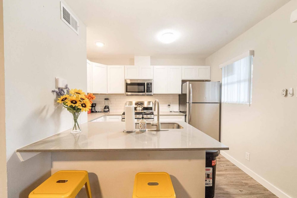 Stylish 1BR Near UT Highland Evonify - Image 3