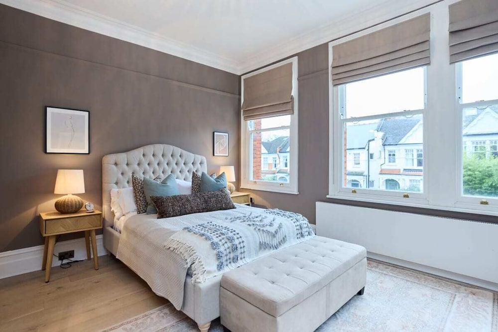 The Rosebery Retreat - Inviting 4bdr With Garden