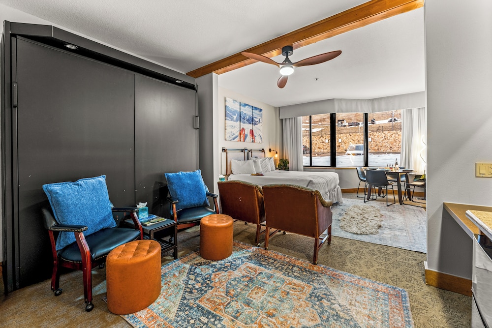 The Grand Lodge by Traverse Hospitality (No Resort Fees)
