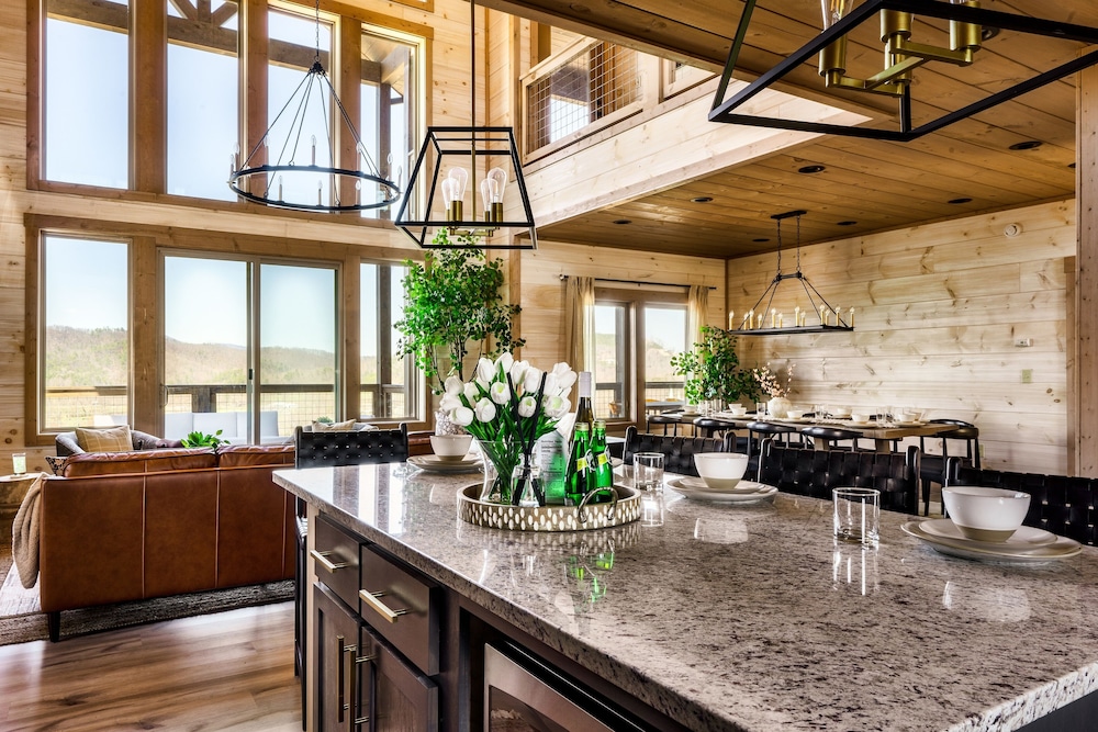 The Luxe 4 Bedroom Cabin