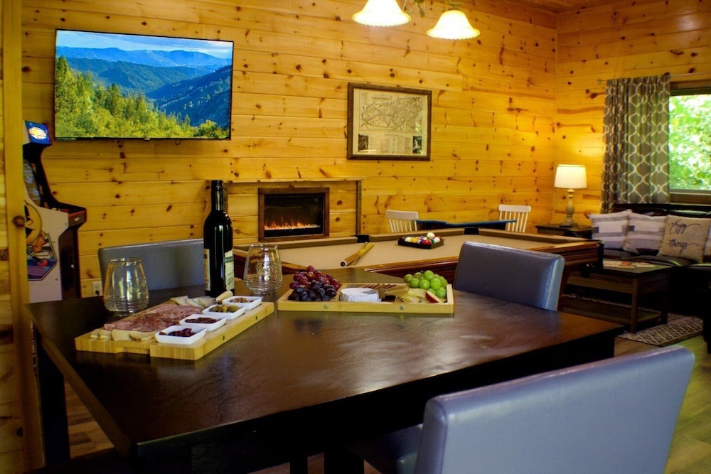 Vixen Run 4 Bedroom Cabin