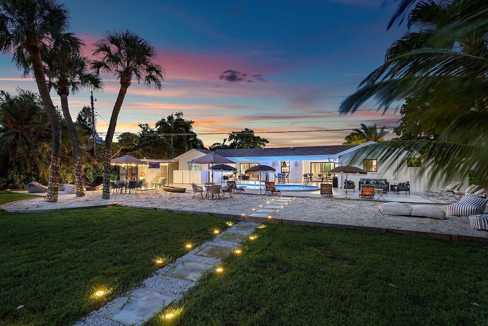The Garden of Eden | Beautiful Villa w/ Pool & Game Room