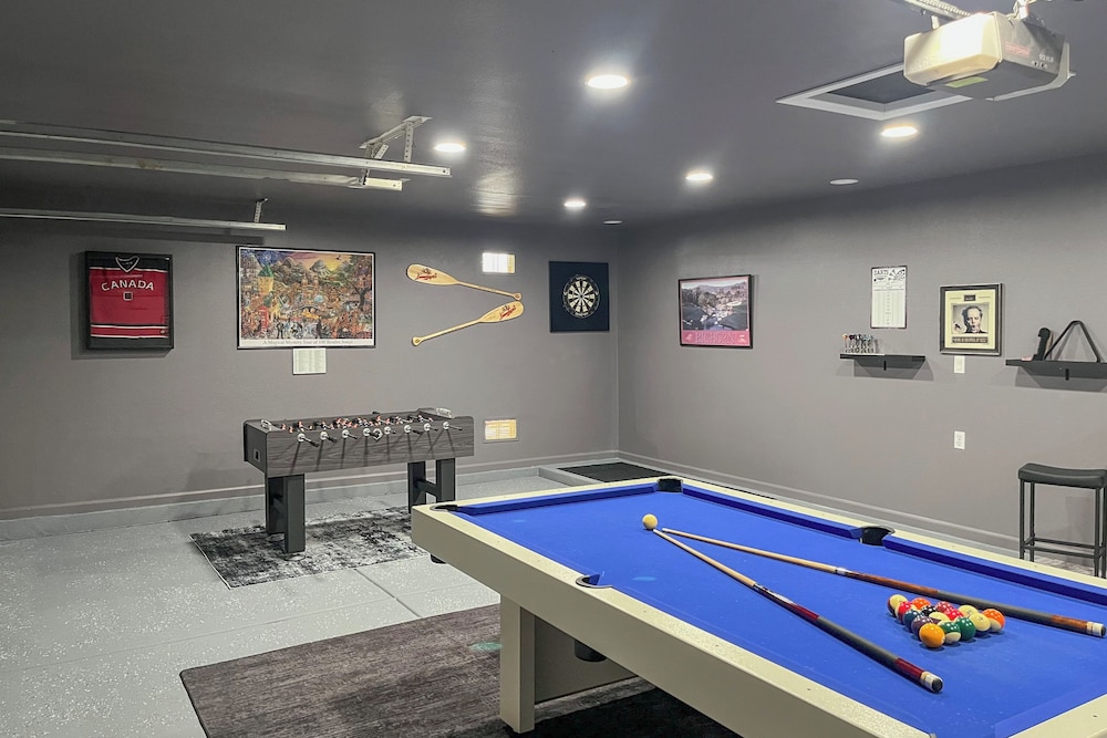 Fenced Backyard Oasis: Pet-friendly Avondale Home