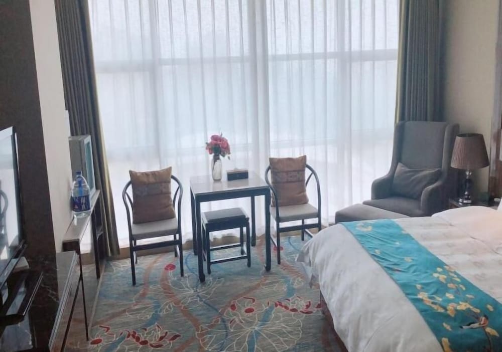 GreenTree Huainan Tianjiaan Square Guangchang road Hotel