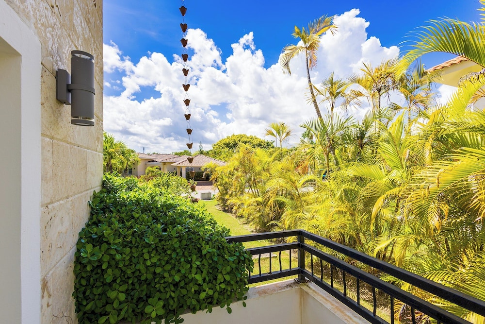 Villa Buganvilla 252 - 4BR Pool Jacuzzi Golf