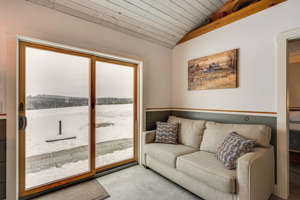 Ride From Your Door: Cabin w/ Vast Trail Access!