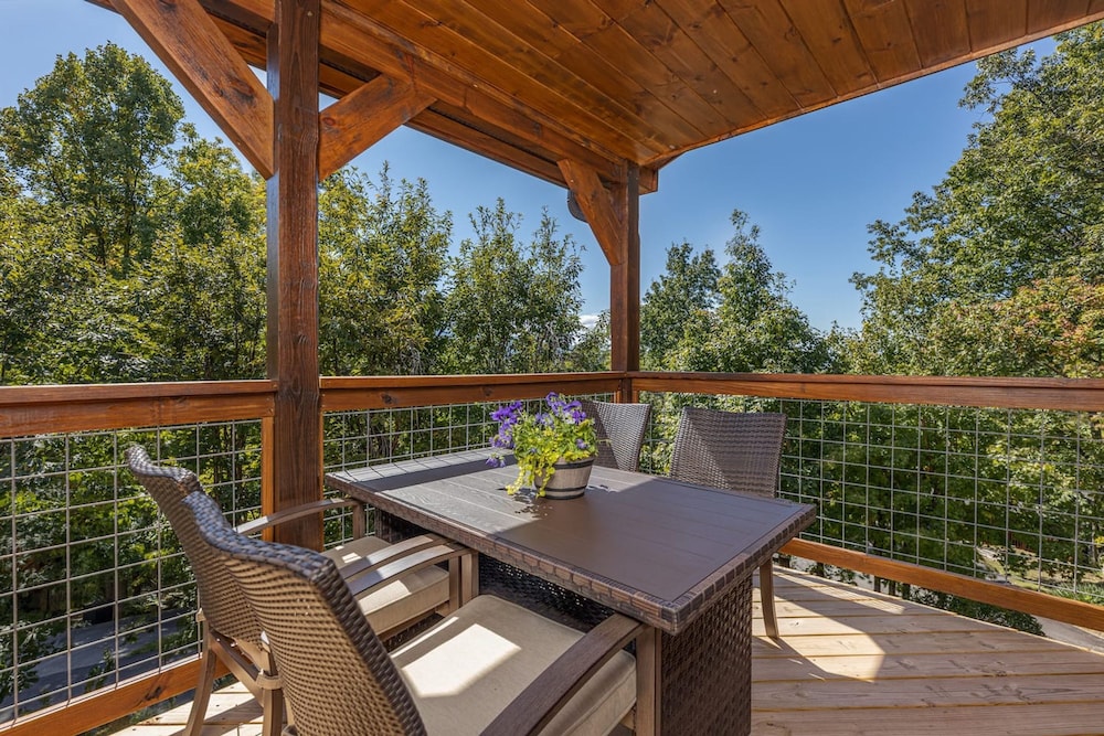 Lux Cabin Mtn Views Flat Parking Dog Friendly