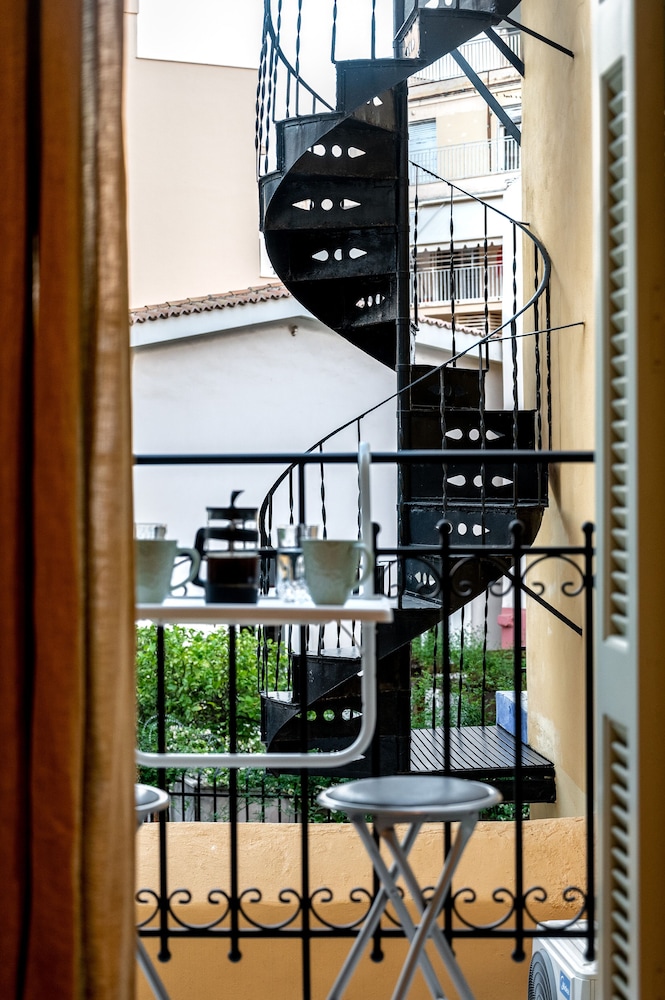 Ipelhome Plaka Boutique Apartments