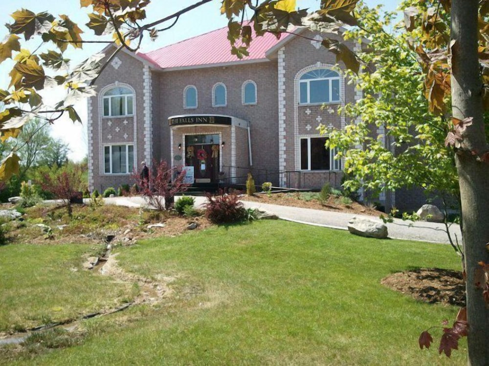 The Falls Inn - Walters Falls