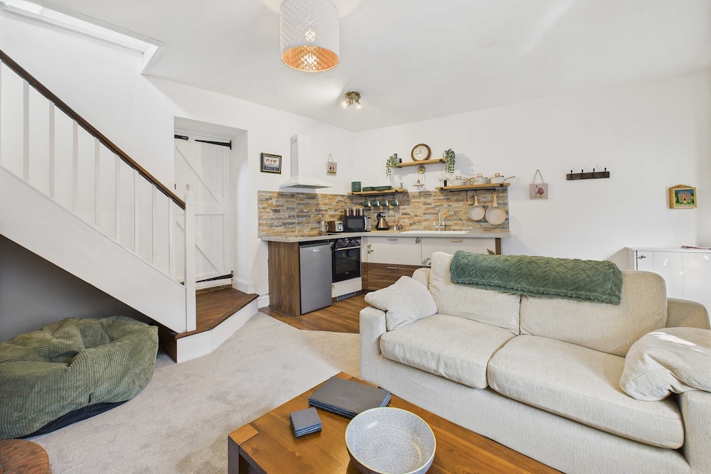 Host Stay Brackenrigg Cottage