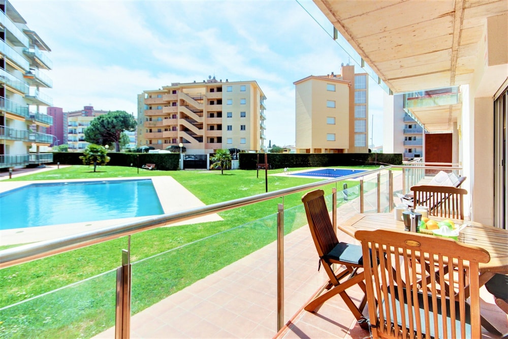 Apartment in Roses Near the Beach