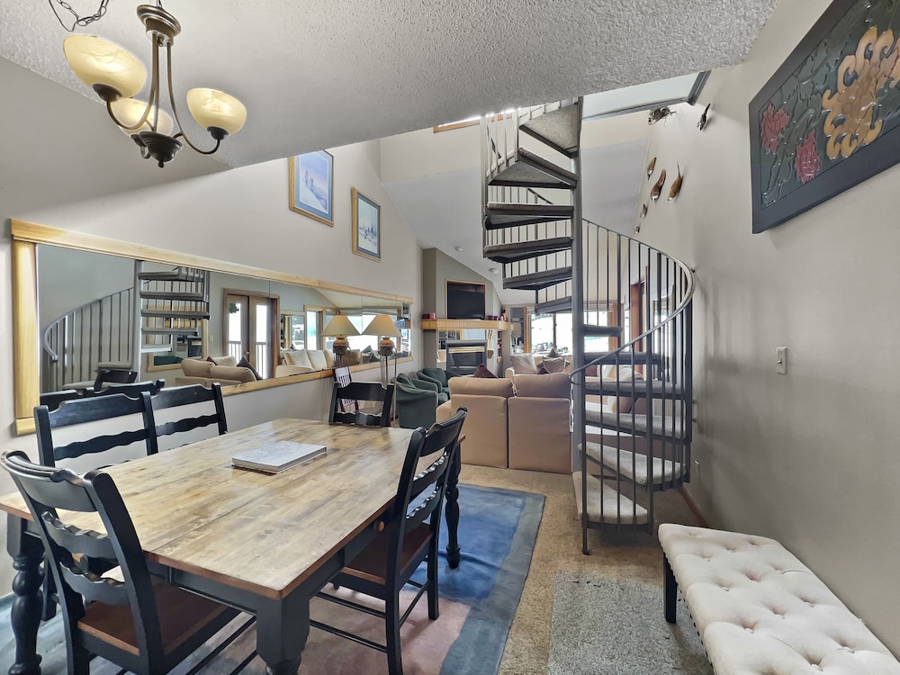 Pet Friendly Ski-In Ski-Out Right By The Lift and Golf Course - FP310 by Redawning