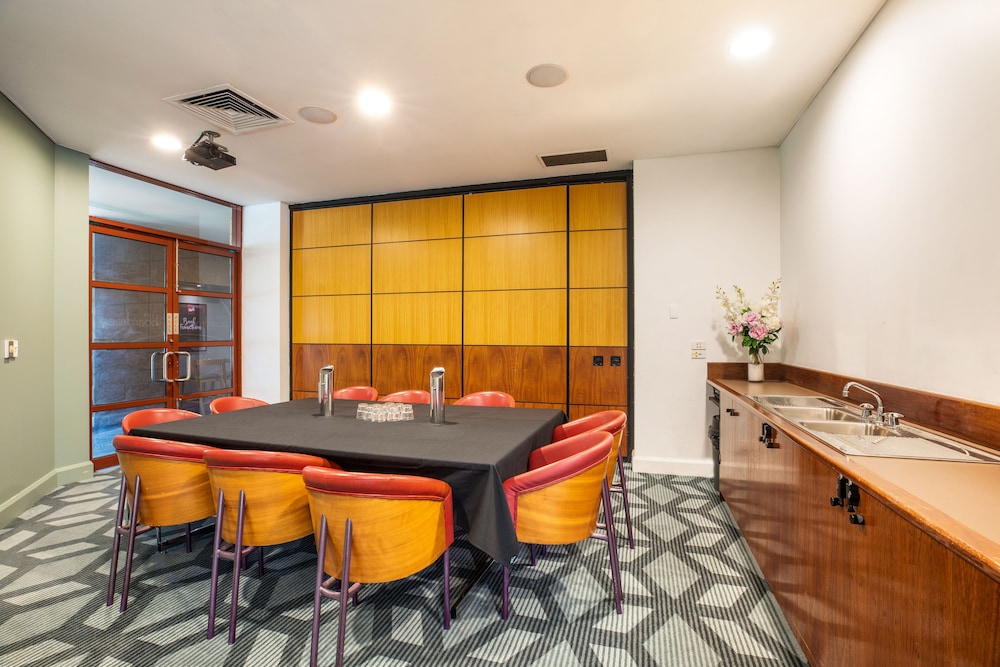 meeting & event spaces
