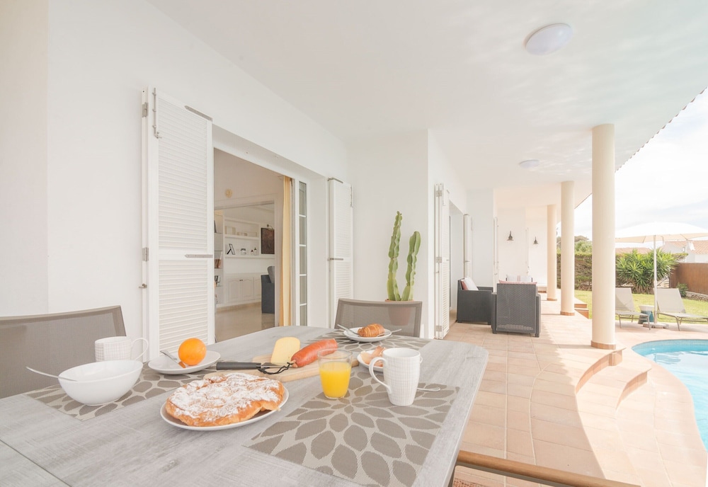 Villa Maricel - Villa With Private Pool. Free Wifi