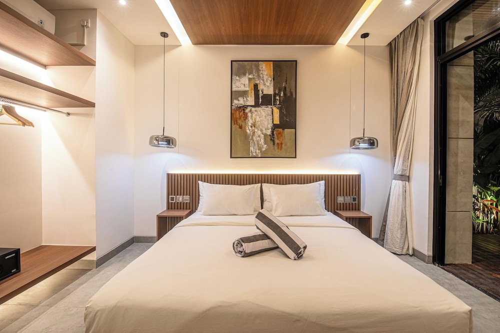 Exquisite 5BR Canggu Villa Steps From the Beach