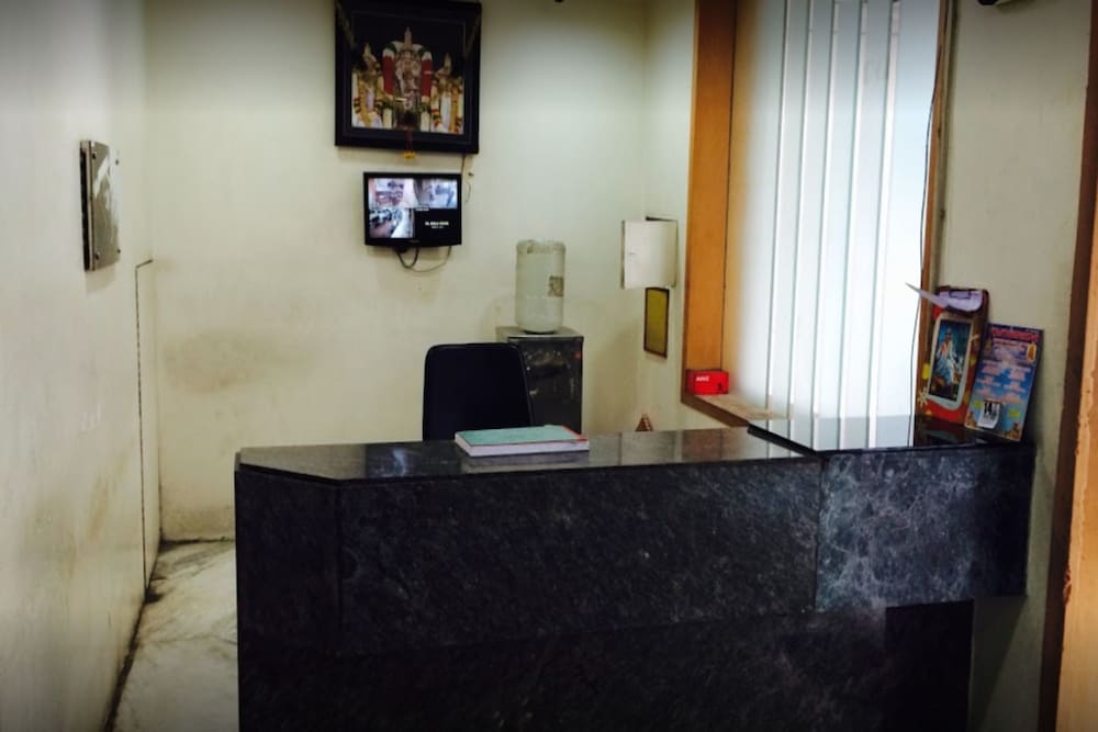 Lobby & Reception
