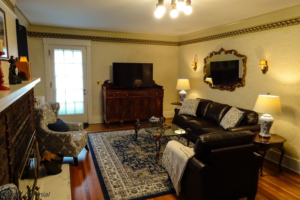 Grand Colonial B&B