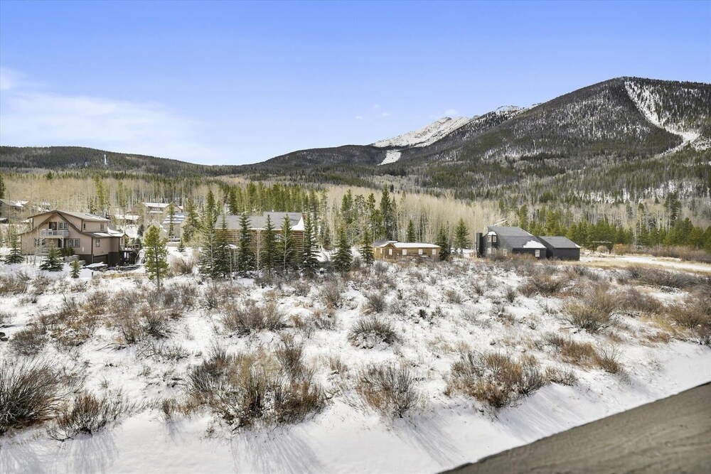 Mountainside  325a 3 Bedroom Condo by RedAwning