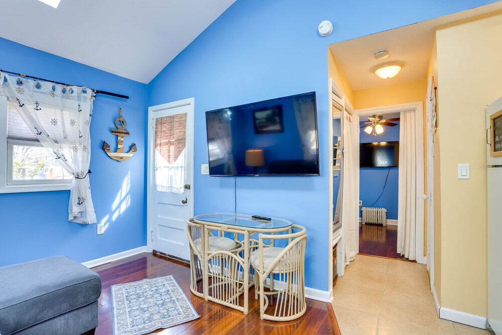 Greenwood Lake Cottage w/ Shared Dock & Hot Tub!