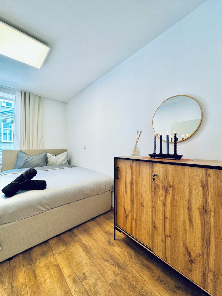 Comfortable Room Near Kaufpark Alterlaa