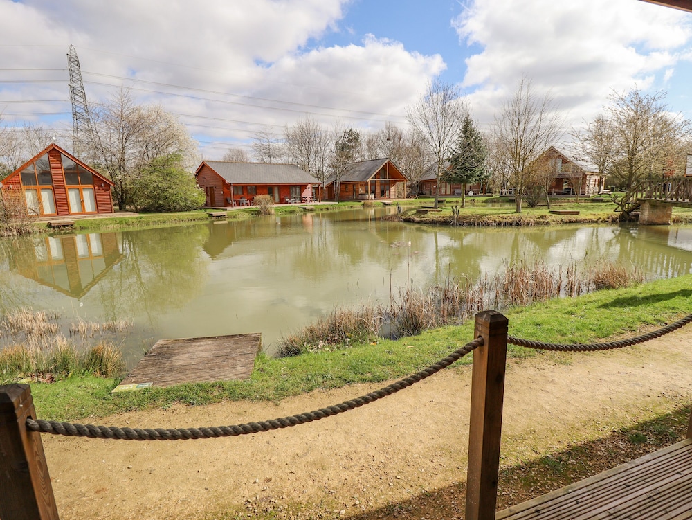 Lily-pad Lodge