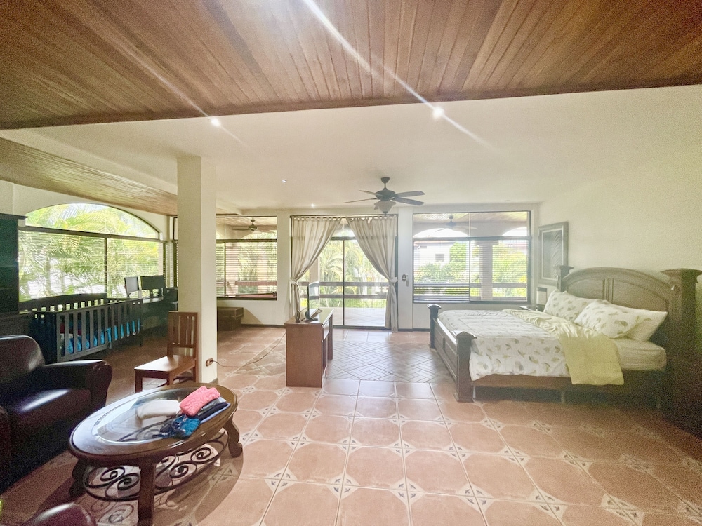 Mountain & Ocean View Retreat - Hermosa Palms 34