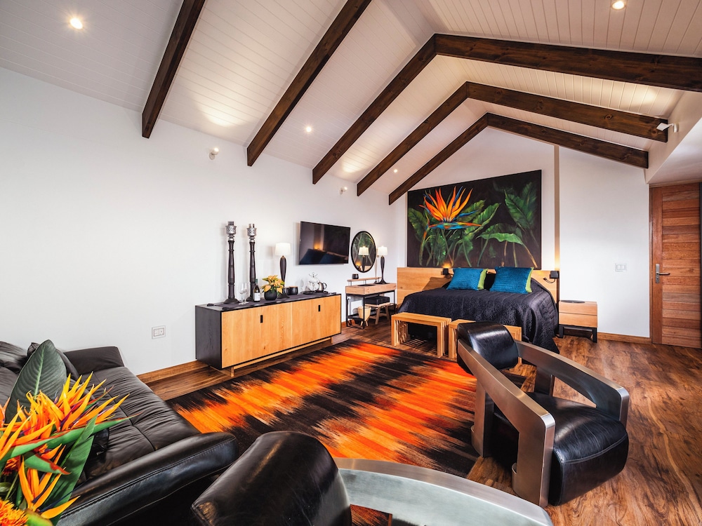 Boutique Ocean Views incorporating Wend
