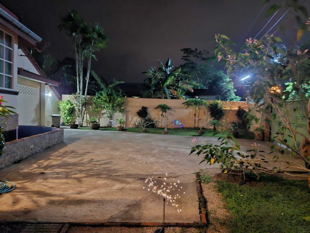 Mooni Sunshine Villa