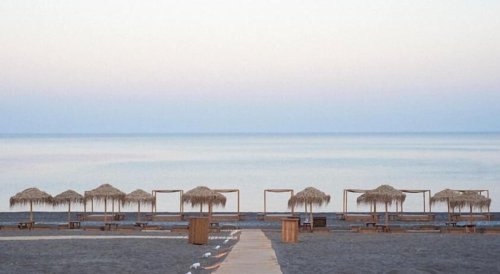 Cristelia Luxury Sea Front & Pool Villa