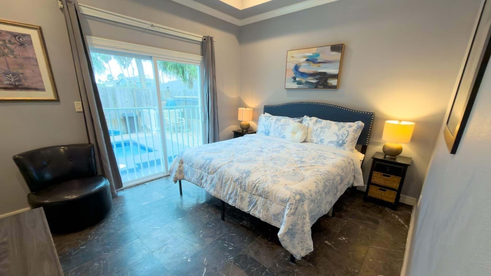 Pool 1st Floor 75 Yards To Beach Value 2 Bedroom Apts