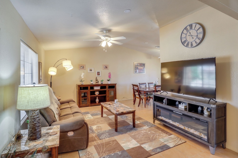 Pet-friendly Bullhead City Home ~ 2 Mi to River! view 4