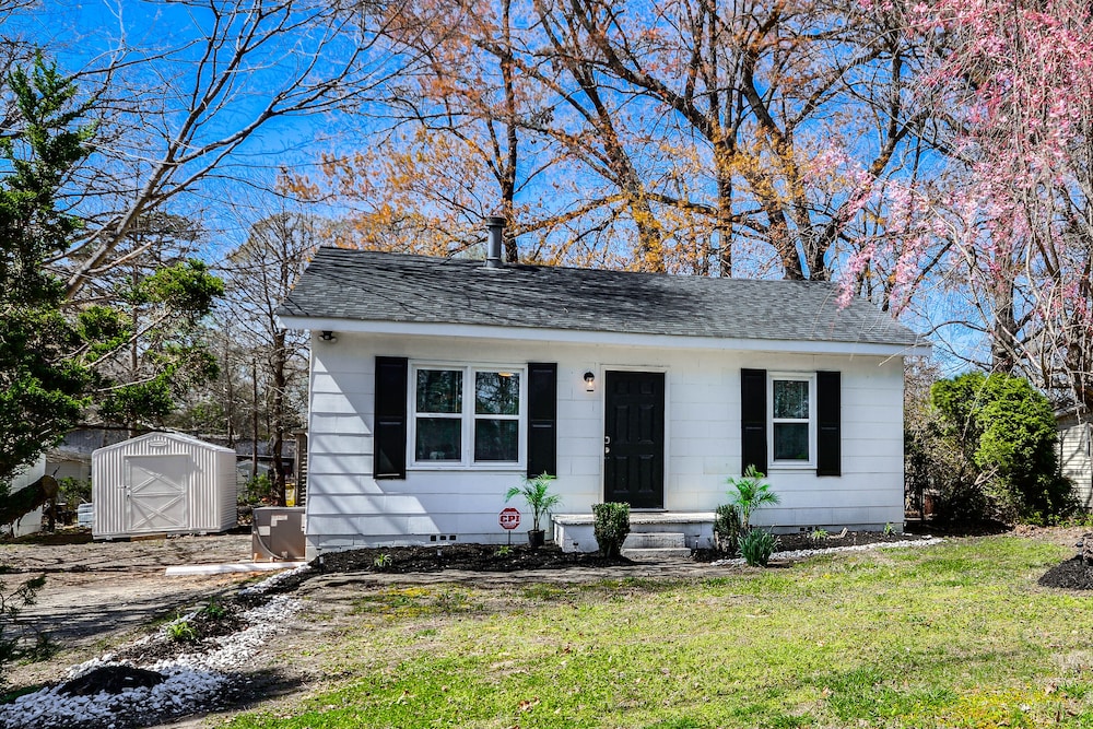Updated Jamestown Home - 5 Mi to Hpu!
