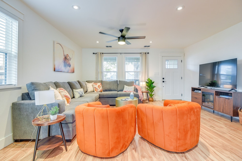 Lakefront Granbury Home With Fire Pit & Grill! view 2