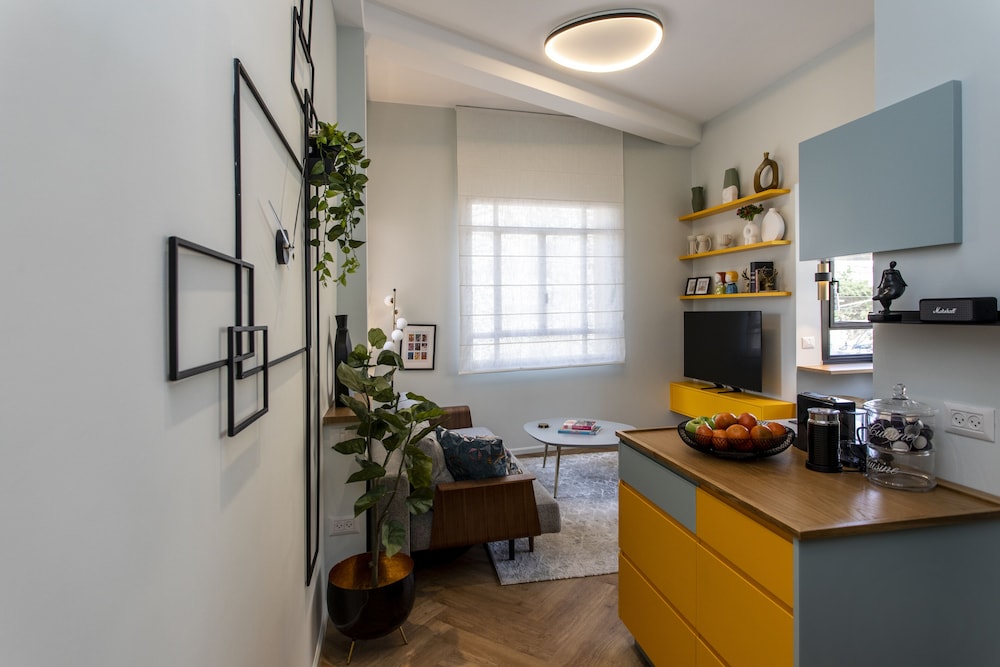 De Picciotto Suites view 5